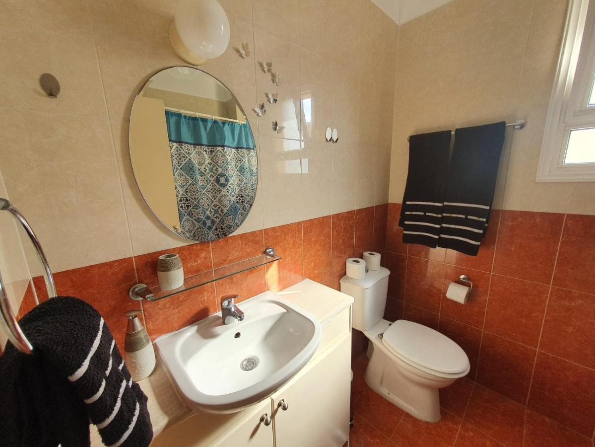 Ancient Paphos - Cozy Place Next To The Sea, Marina, Historical Sites, Buses, Mall, And Market 외부 사진