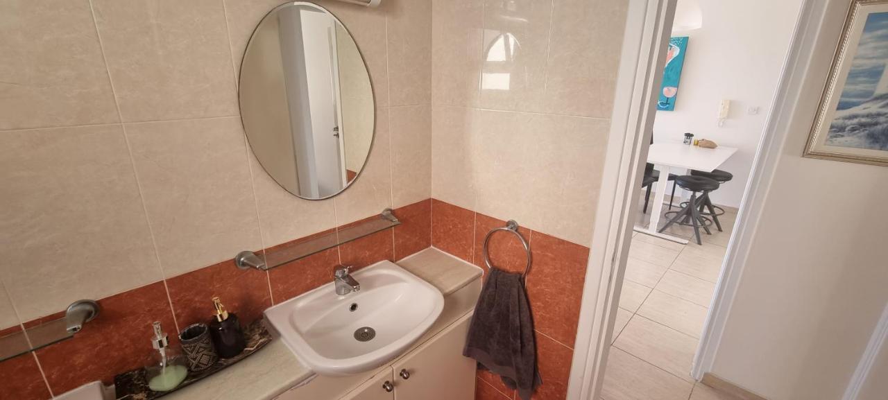 Ancient Paphos - Cozy Place Next To The Sea, Marina, Historical Sites, Buses, Mall, And Market 외부 사진